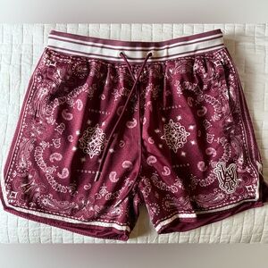 YOUNGLA 132 INFAMOUS BANDANA
SHORTS Maroon Burgundy Paisley Print Shorts Large